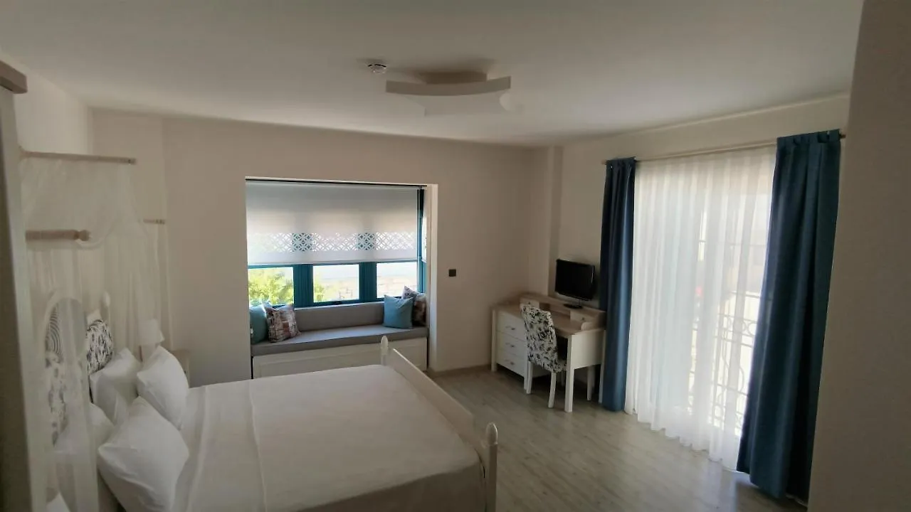 Mavi Konak Alaçatı 0*,