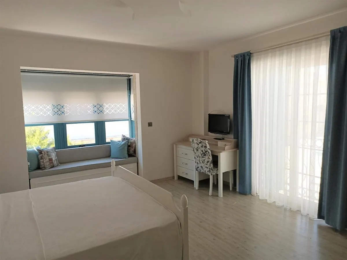 Mavi Konak Alaçatı 0*,